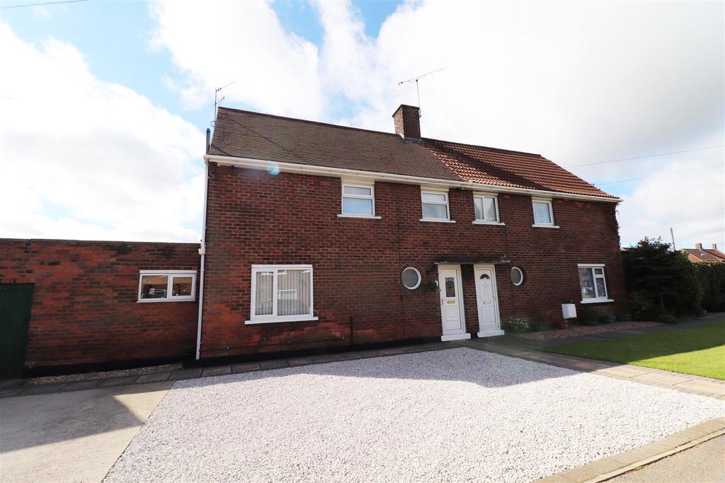 Moorfield Square, Bolsover, Chesterfield 3 bed semidetached house £