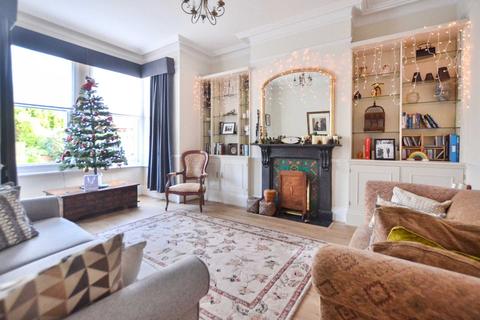 8 Coronation Road, Prestbury, Cheltenham, GL52 3DA