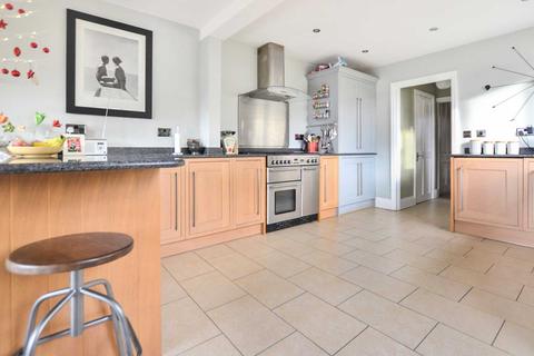 8 Coronation Road, Prestbury, Cheltenham, GL52 3DA