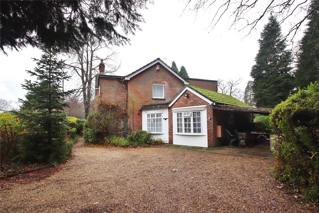 Vicarage Road, Verwood, BH31 3 bed detached house £535,000