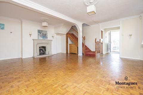 7 Emberson Way, North Weald, Epping, CM16 6DL