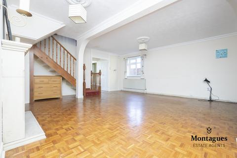 7 Emberson Way, North Weald, Epping, CM16 6DL
