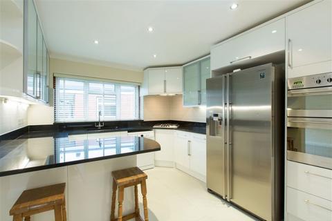 6 bedroom terraced house to rent, Vale Rise, Golders Green, NW11