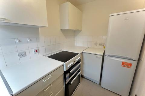 1 bedroom terraced house to rent, Primrose Close, Hackbridge