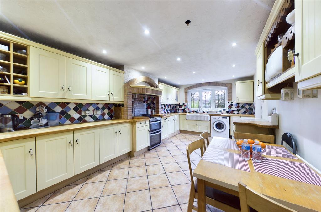 Kitchen/ Breakfast