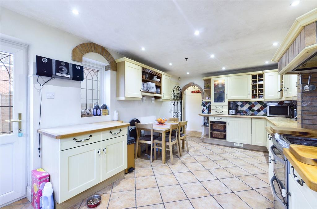 Kitchen/ Breakfast