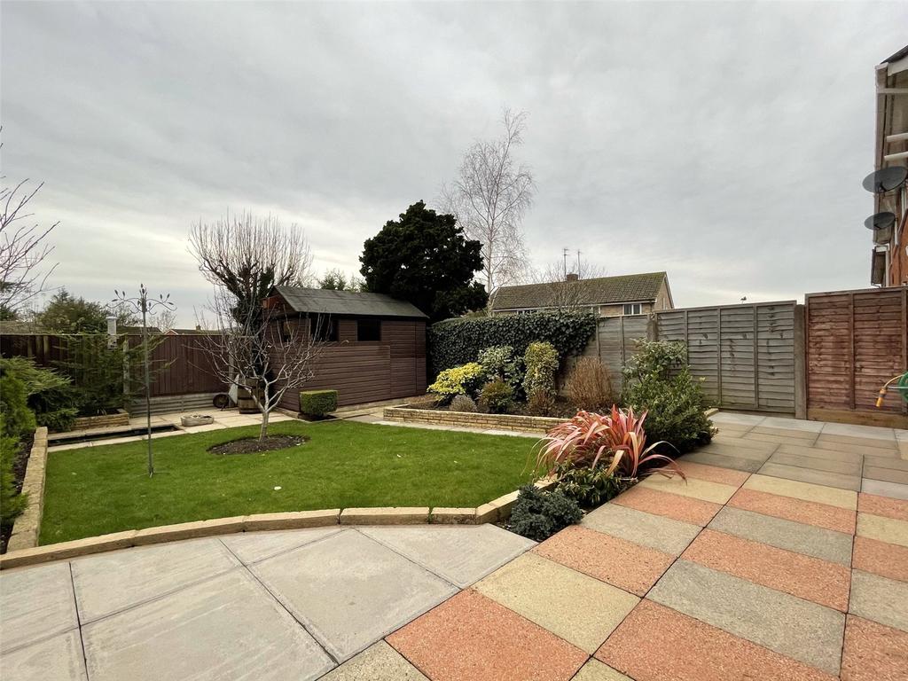 Pinemount Road, Hucclecote, Gloucester, GL3 3 bed semidetached house