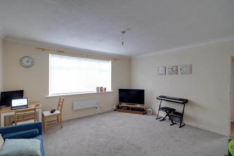 2 bedroom flat to rent, South Croydon, Surrey CR2