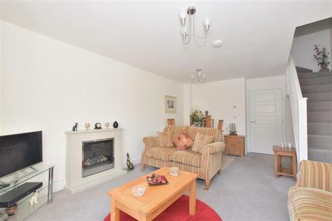 24 Brook Close, Nutbourne, Chichester, PO18 8FY