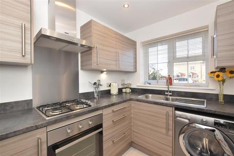 24 Brook Close, Nutbourne, Chichester, PO18 8FY