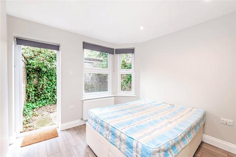 3 bedroom flat to rent, Croxley Road, London