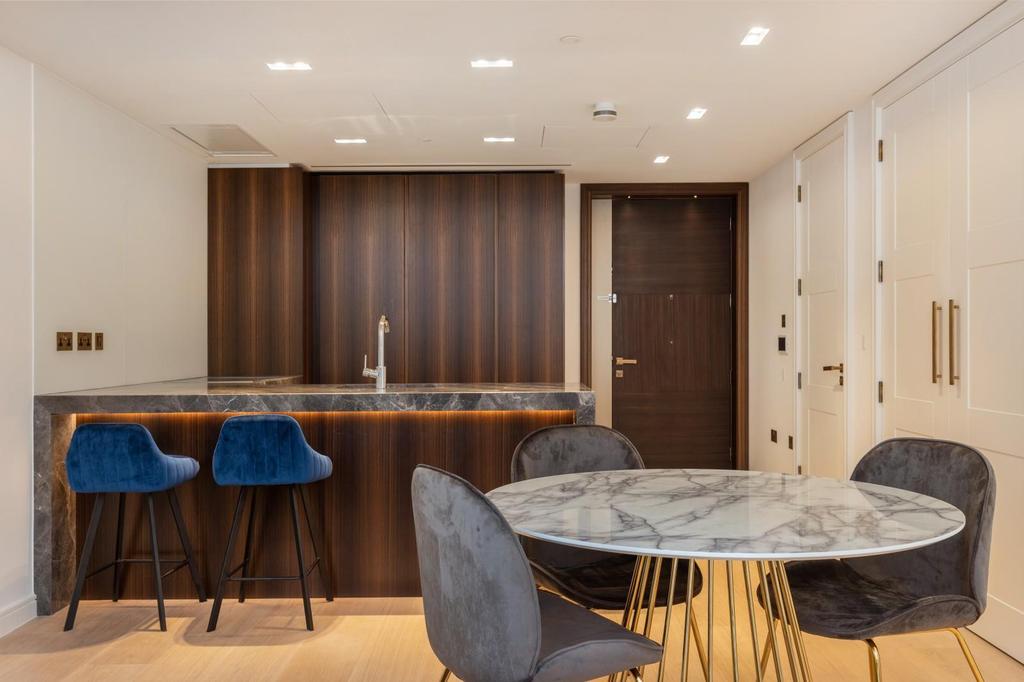 Kitchen (Main)