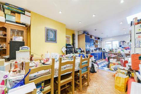 6 Almorah Road, Hounslow, TW5 9AD