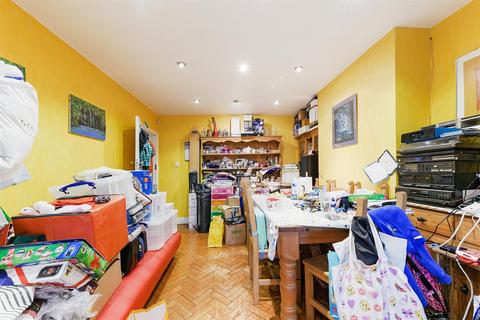 6 Almorah Road, Hounslow, TW5 9AD