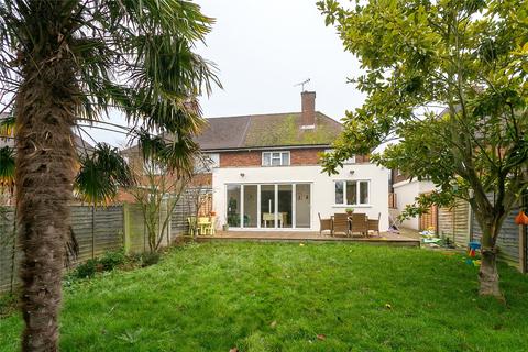 5 Crabtree Close, Bushey, WD23 3BJ