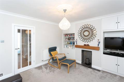 5 Crabtree Close, Bushey, WD23 3BJ