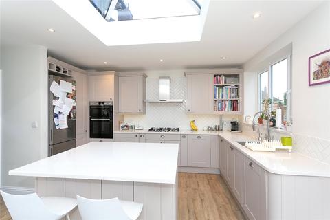 5 Crabtree Close, Bushey, WD23 3BJ