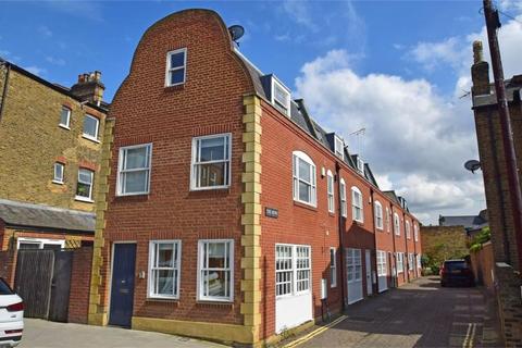 6 The Mews, Twickenham, TW1 1RF