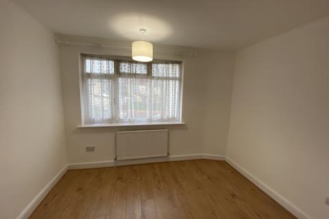 36 Rayners Lane, Harrow, HA2 0UB