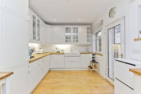34 Duddingston Row, Edinburgh, EH15 3ND