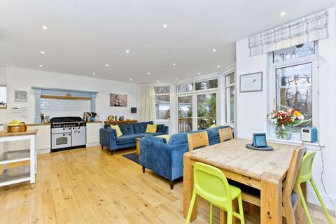 34 Duddingston Row, Edinburgh, EH15 3ND