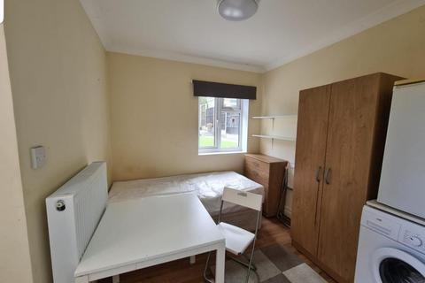 undefined, Studio Flat, Kenwyn Drive, Neasden, NW2