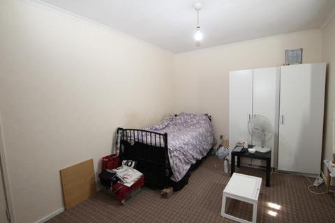 2 bedroom flat for sale - The Mall, Kenton, HA3 9TB