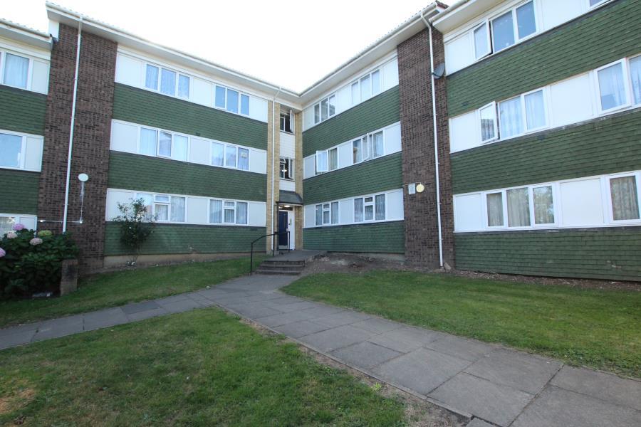 Barnes Wallis Court, Wembley, HA9 9DL 2 bed flat £325,000