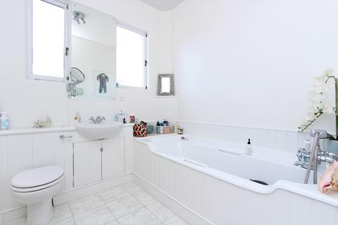10 Drayton Road, London, W13 0LD