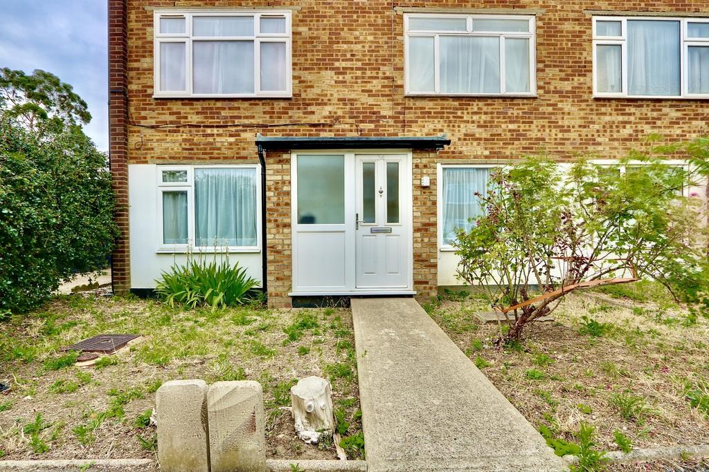 Station Approach, Ruislip, HA4 1 bed flat £1,150 pcm (£265 pw)