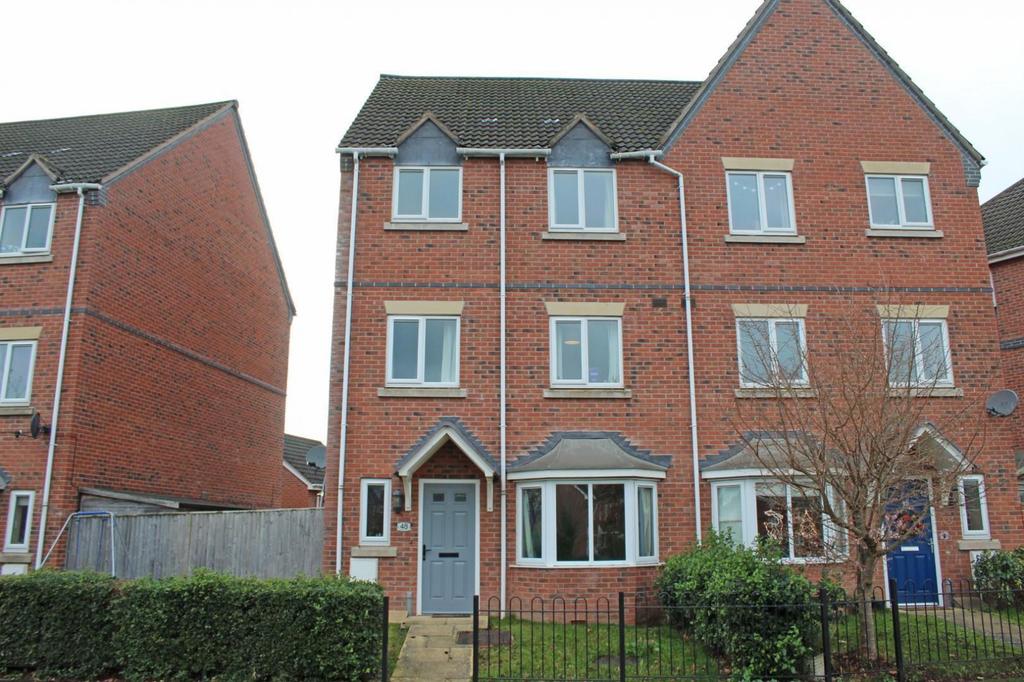 Staddlestone Circle, Saxon Gate... 4 bed semidetached house £250,000
