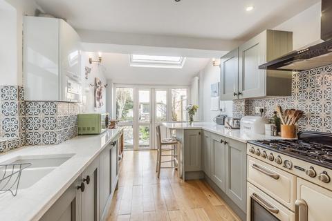 33 Dundee Road, London, SE25 4QN