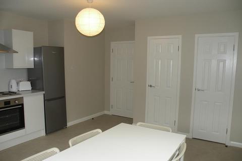 2 bedroom flat to rent, Union Grove Court, Union Grove, AB10