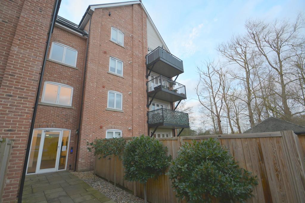 Waterside Drive, Ditchingham, Bungay 1 bed apartment £145,000