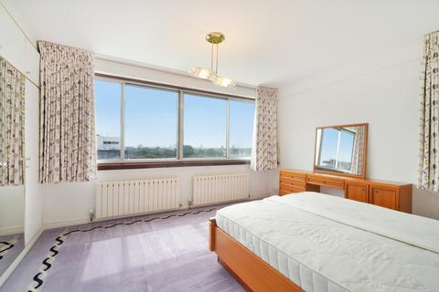 4 bedroom flat to rent, London House, 7-9 Avenue Road, London