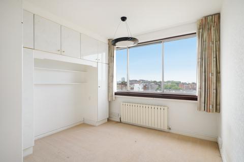 4 bedroom flat to rent, London House, 7-9 Avenue Road, London