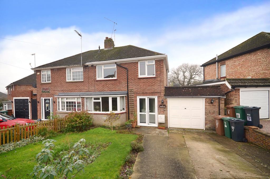 Salfords, Surrey, RH1 3 bed semidetached house £440,000