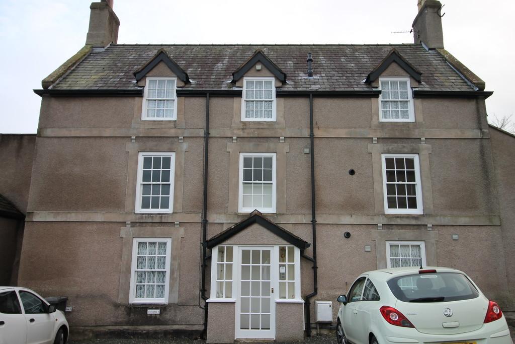 Flat 2 Ty Ucha, Abergele Road, Llanddulas 1 bed apartment £395 pcm (£91 pw)