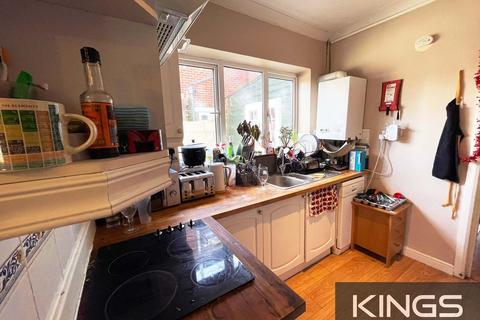 6 bedroom semi-detached house to rent, Westridge Road