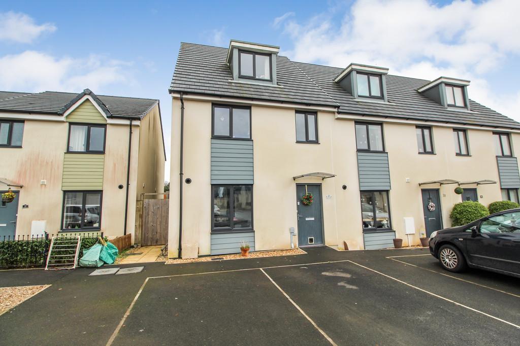 Harlyn Drive, Plymouth 4 bed semidetached house £240,000