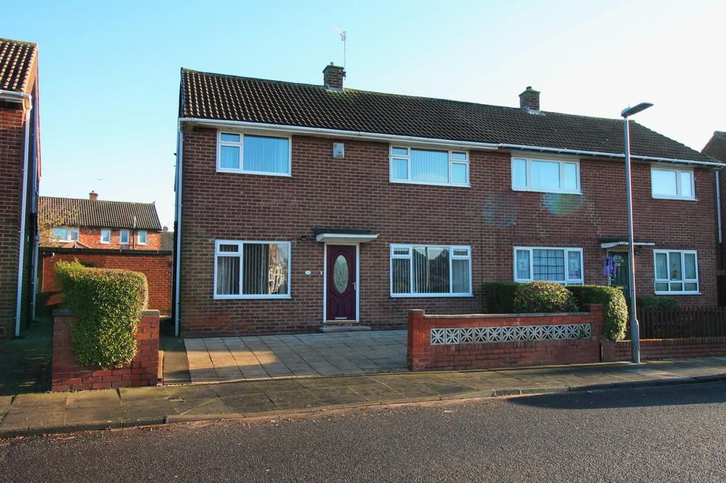 Ridgeway, Leam Lane, Gateshead 3 bed semidetached house £675 pcm (£