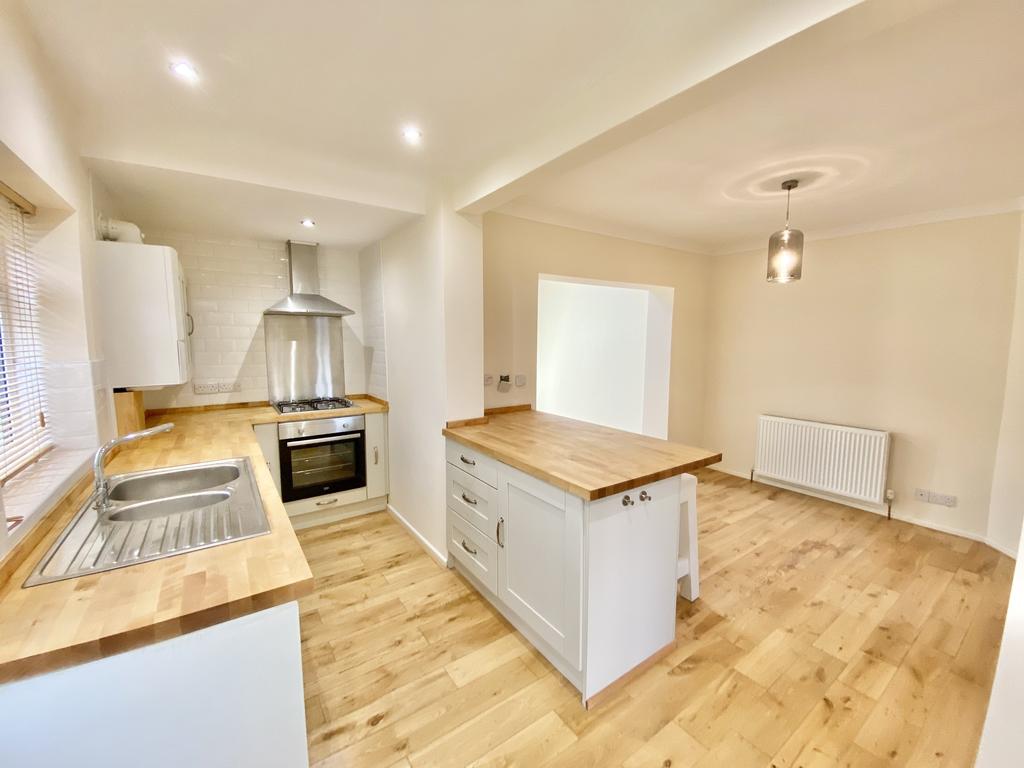 St Austell Road, WestonSuperMare, 3 bed house £900 pcm (£208 pw)