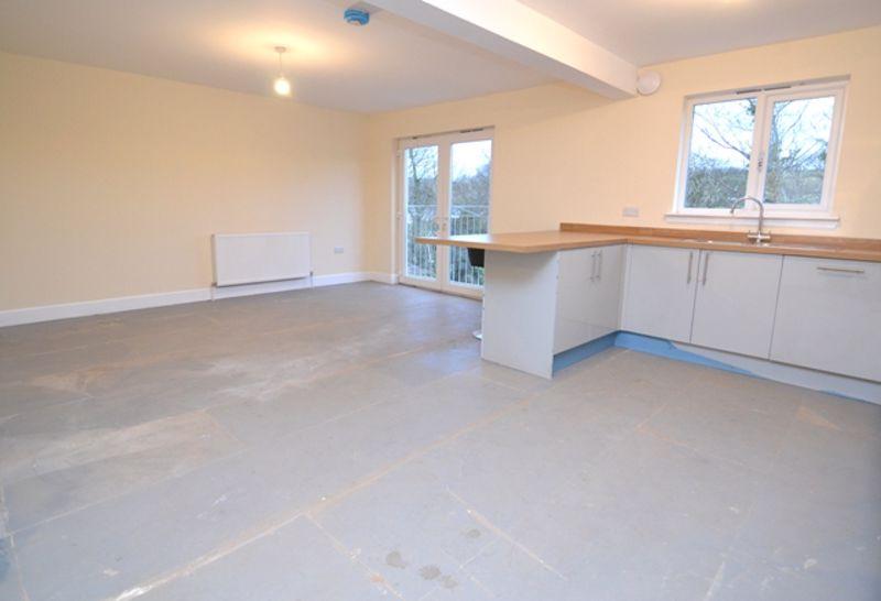 24 Manse Gardens, Galston 4 bed semidetached house £200,000