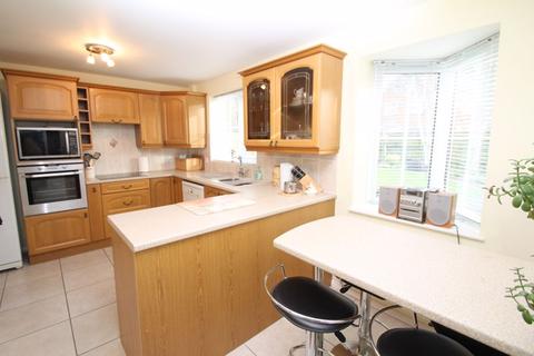 13 De Havilland Close, Hawkinge, Folkestone, CT18 7FE