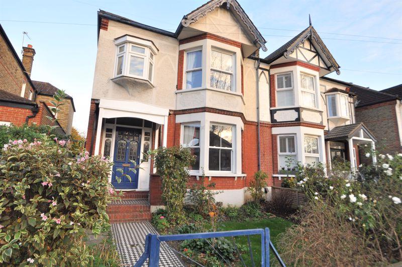 Howard Road, New Malden 4 bed semidetached house £900,000