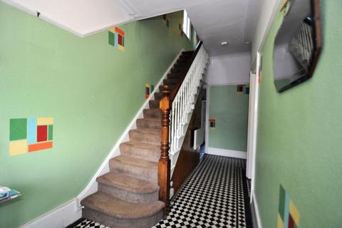 6 Howard Road, New Malden, KT3 4DW