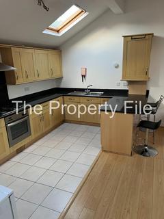 4 bedroom apartment to rent, Wynnstay Grove M14
