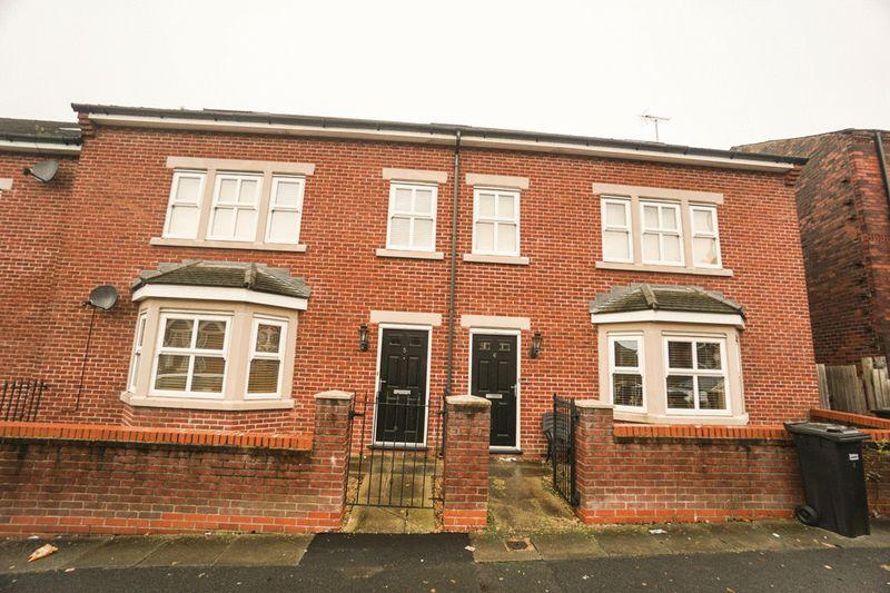 Purlbrook Court, Horwich 2 bed apartment £650 pcm (£150 pw)