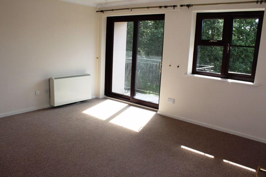 Mansell Close, Bexhill on Sea 2 bed flat £725 pcm (£167 pw)
