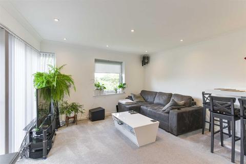 18 Otter Drive, Carshalton, SM5 2FH